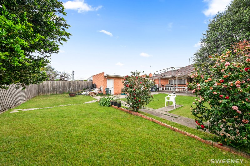 Photo - 56 Rosala Avenue, Altona North VIC 3025 - Image 4