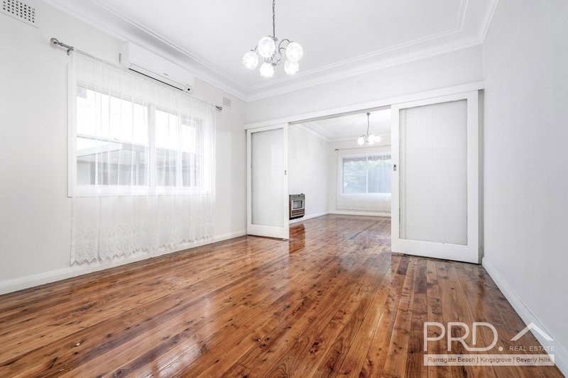 Photo - 56 Rosebank Avenue, Kingsgrove NSW 2208 - Image 4