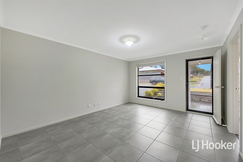 Photo - 56 Rosewater Circuit, Mount Barker SA 5251 - Image 2
