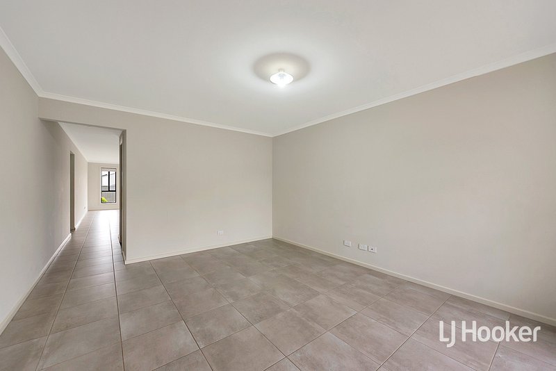 Photo - 56 Rosewater Circuit, Mount Barker SA 5251 - Image 3