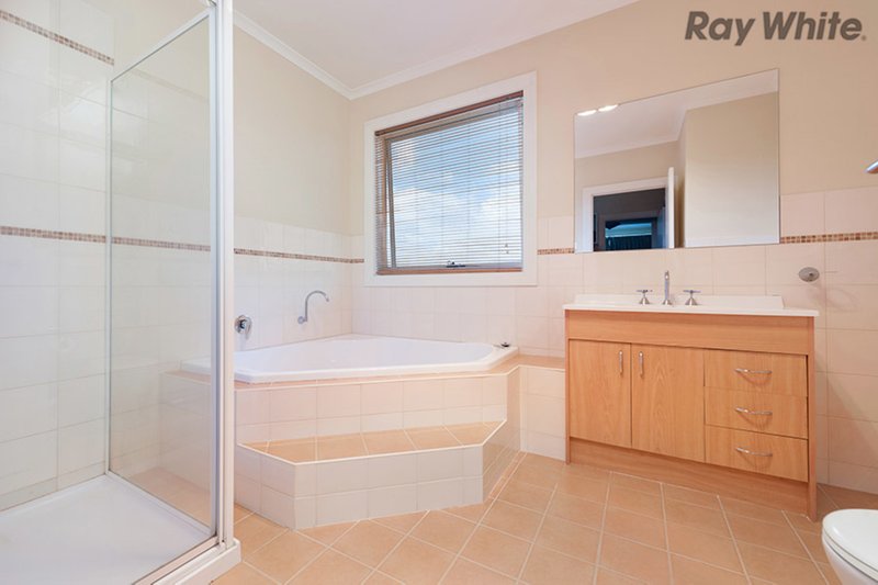 Photo - 56 Royal Crescent, Hillside VIC 3037 - Image 8