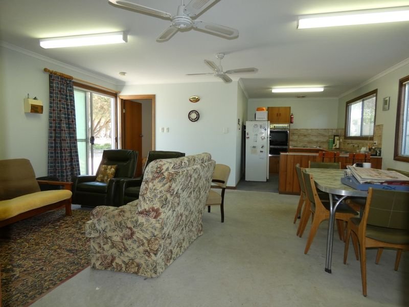 Photo - 56 Scarlett Runner Road, The Pines SA 5577 - Image 3