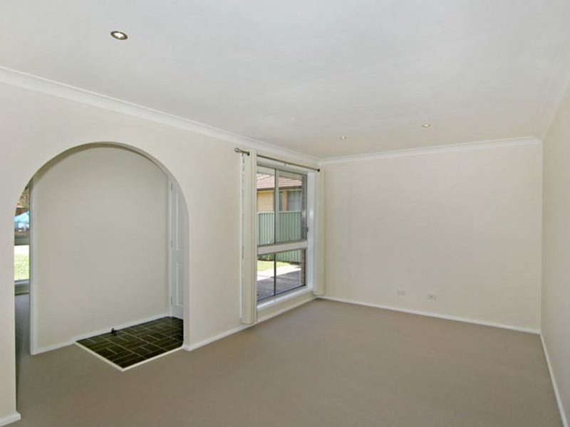 Photo - 56 Seawind Terrace, Berkeley Vale NSW 2261 - Image 3