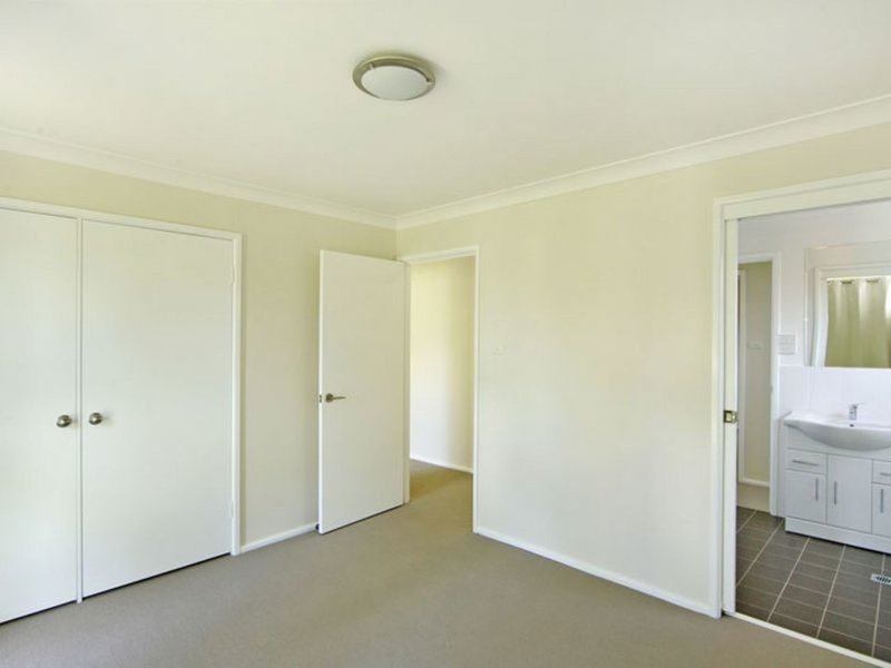 Photo - 56 Seawind Terrace, Berkeley Vale NSW 2261 - Image 5