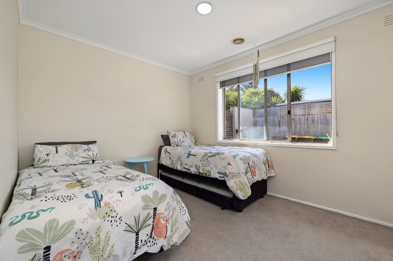 Photo - 56 Snowdon Drive, Cheltenham VIC 3192 - Image 9