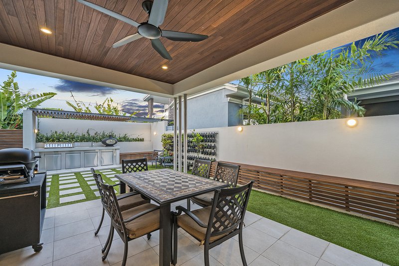 Photo - 56 Spinnaker Boulevard, Newport QLD 4020 - Image 13