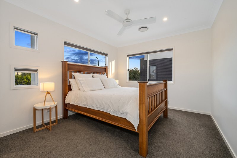 Photo - 56 Spinnaker Boulevard, Newport QLD 4020 - Image 21