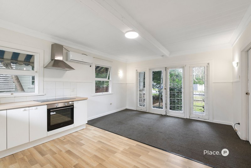 Photo - 56 Stanley Road, Camp Hill QLD 4152 - Image 5