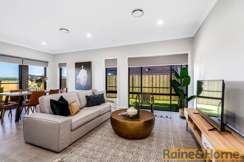 Photo - 56 Stockhorse Avenue, Box Hill NSW 2765 - Image 4