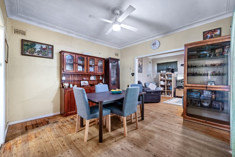 Photo - 56 Surrey Street, Minto NSW 2566 - Image 4