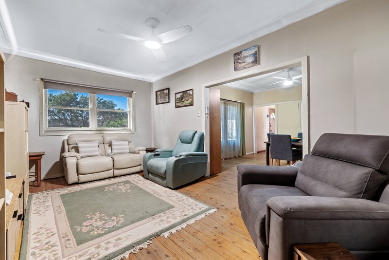 Photo - 56 Surrey Street, Minto NSW 2566 - Image 6