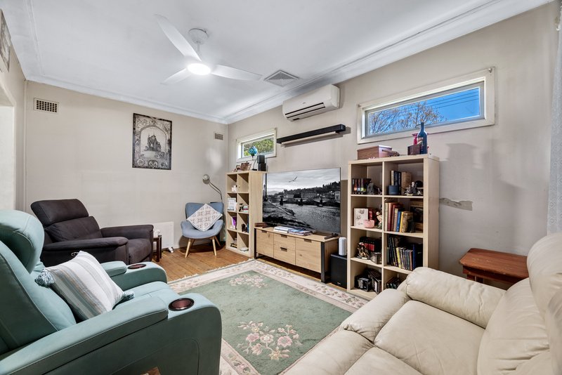 Photo - 56 Surrey Street, Minto NSW 2566 - Image 7