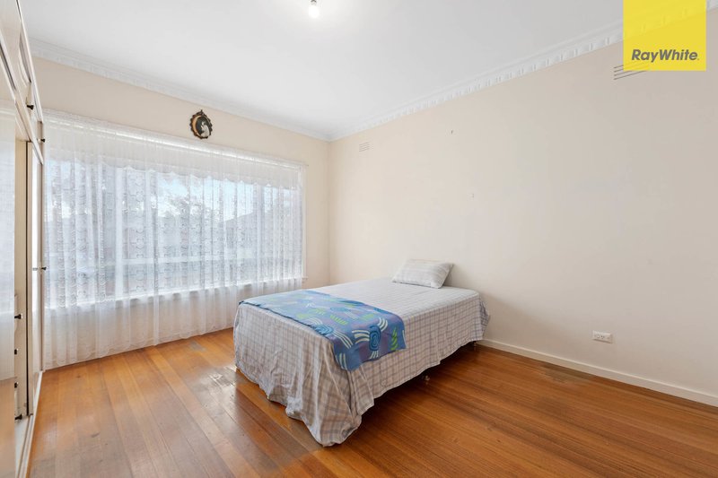 Photo - 56 Theodore Street, St Albans VIC 3021 - Image 5