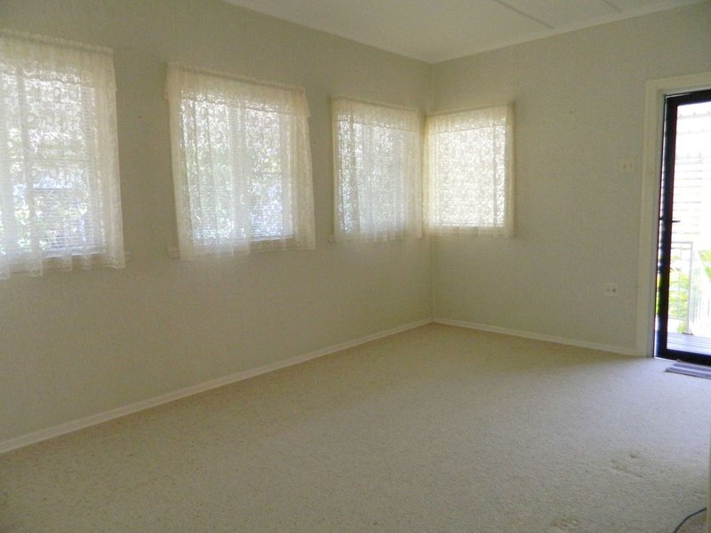 Photo - 56 Thomas Street, Clontarf QLD 4019 - Image 5