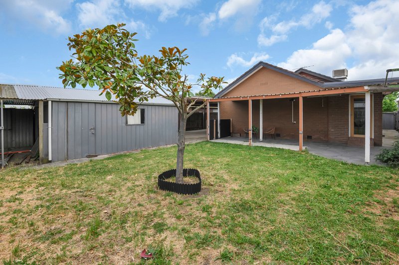 Photo - 56 Wattleglen Street, Craigieburn VIC 3064 - Image 15