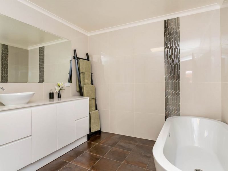 Photo - 56 Wellington Street, Port Adelaide SA 5015 - Image 3