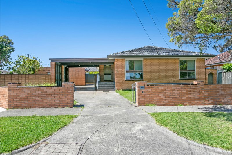 Photo - 56 Wilson Boulevard, Reservoir VIC 3073 - Image 2