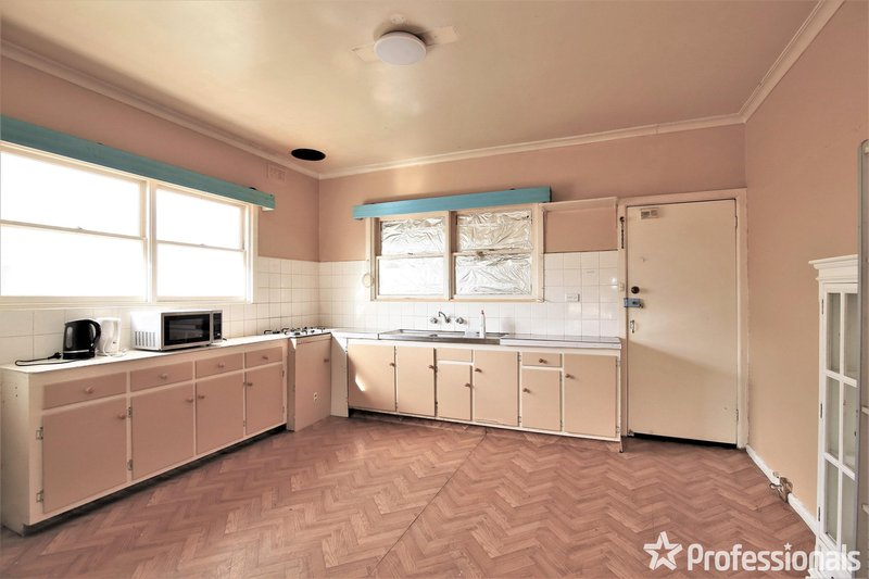 Photo - 56 Windsor Avenue, Springvale VIC 3171 - Image 2