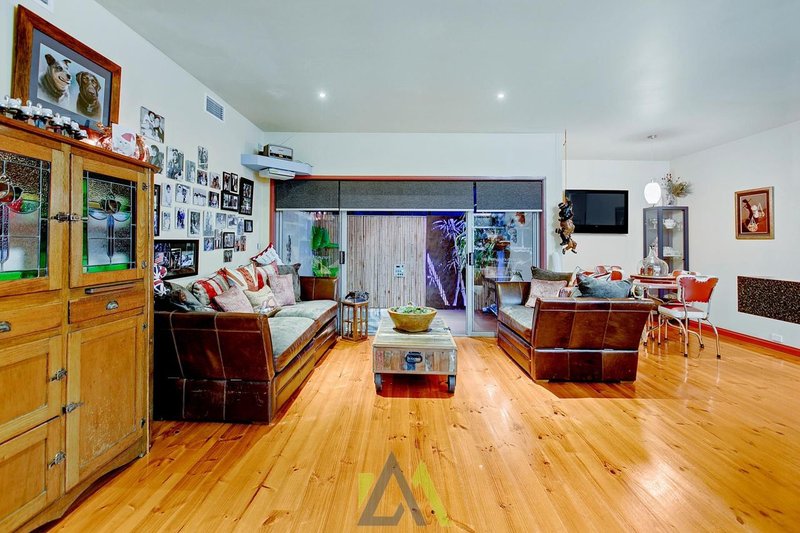 Photo - 56 Woodside Avenue, Frankston South VIC 3199 - Image 8