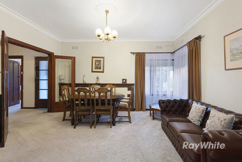 Photo - 560 Waverley Road, Malvern East VIC 3145 - Image 4