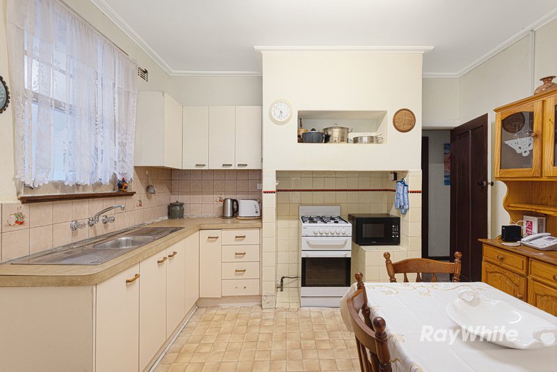 Photo - 560 Waverley Road, Malvern East VIC 3145 - Image 8