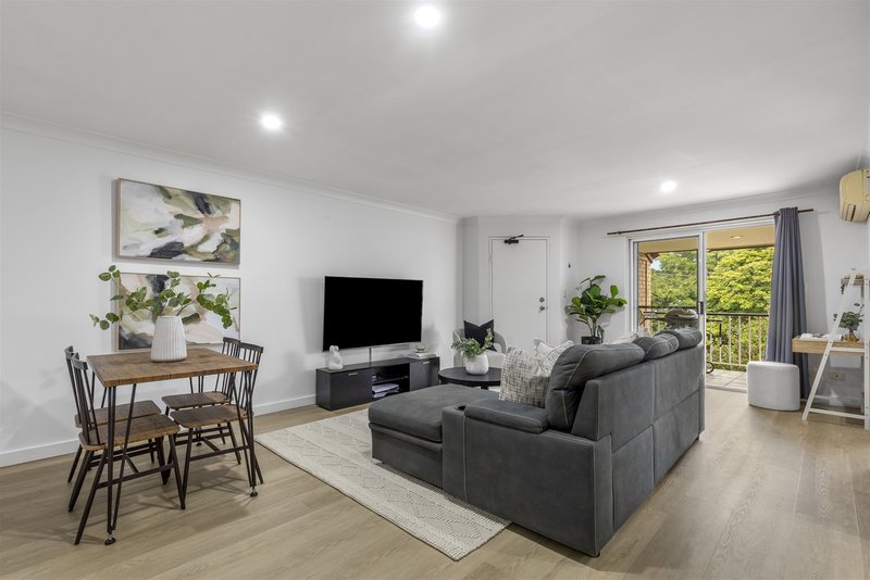 Photo - 5/61 Main Avenue, Coorparoo QLD 4151 - Image 1