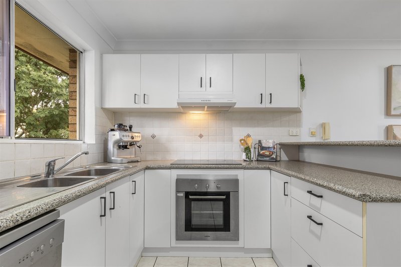 Photo - 5/61 Main Avenue, Coorparoo QLD 4151 - Image 4