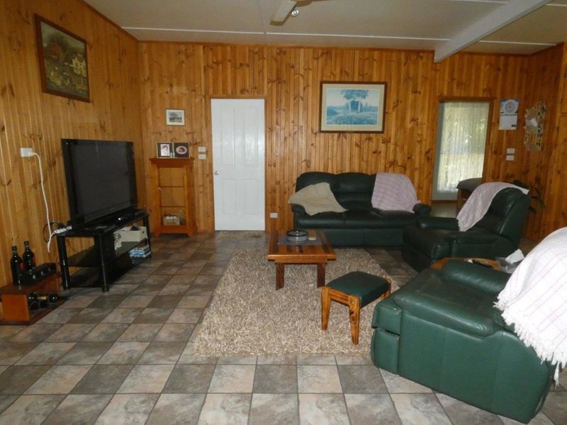 Photo - 561 Matchbox Road, Deepwater QLD 4674 - Image 11