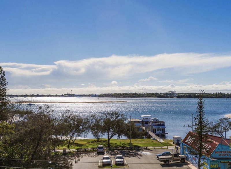 Photo - 56/106-108 Marine Parade, Southport QLD 4215 - Image 2