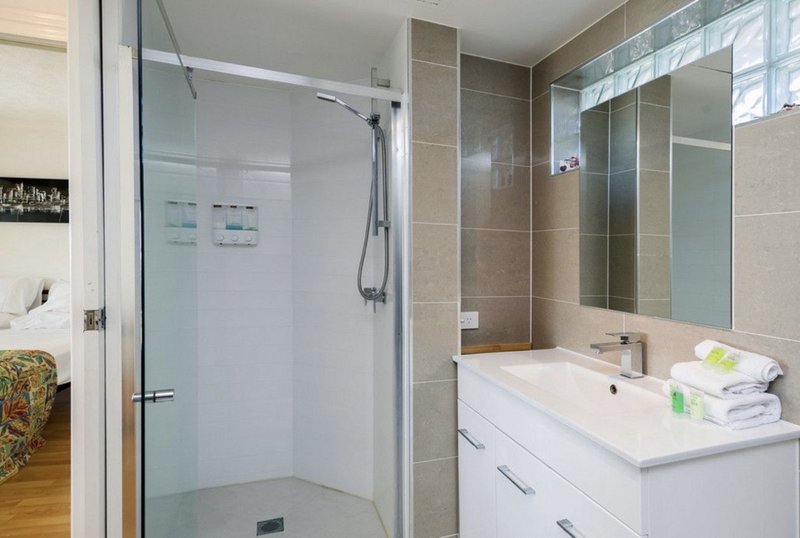 Photo - 56/106-108 Marine Parade, Southport QLD 4215 - Image 8