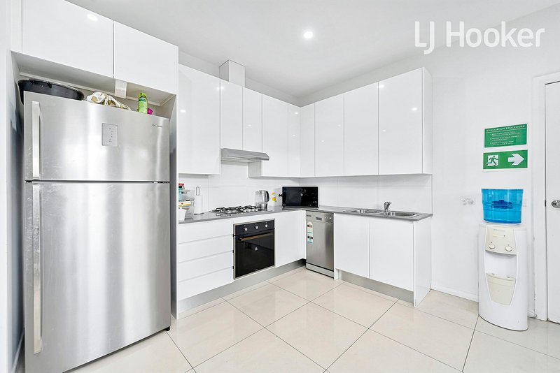 Photo - 5/620 Polding St , Bossley Park NSW 2176 - Image 5