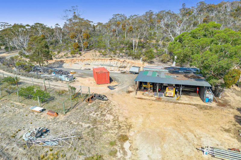 Photo - 564 Reids Road, Rowsley VIC 3340 - Image 2