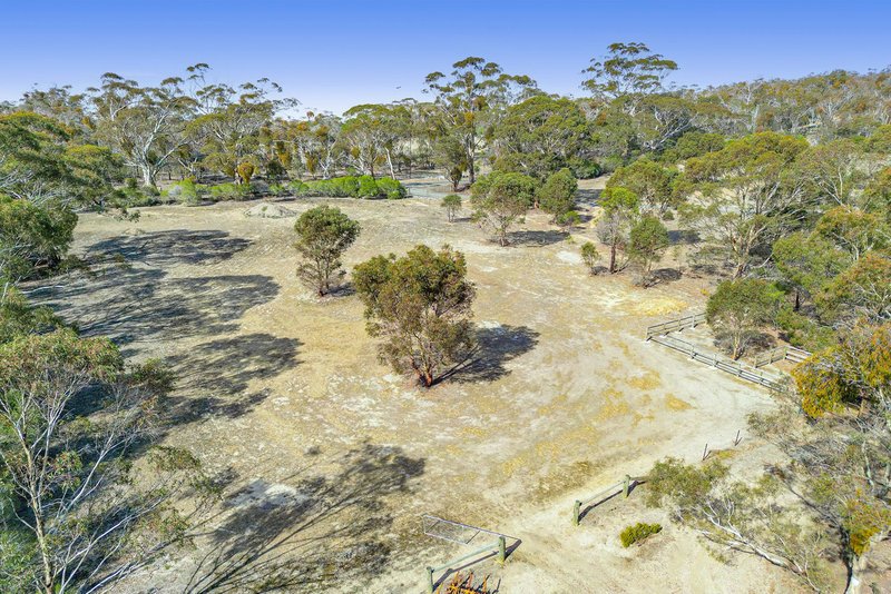 Photo - 564 Reids Road, Rowsley VIC 3340 - Image 18