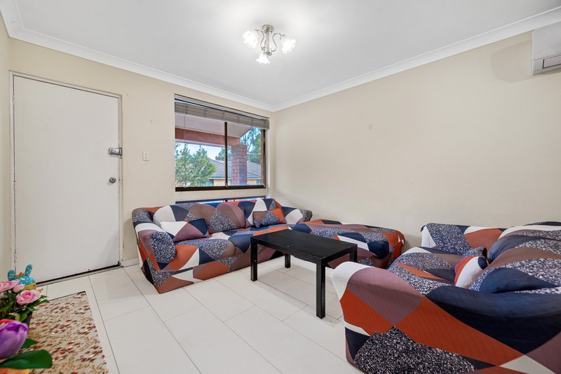 Photo - 5/65 Canterbury Road, Glenfield NSW 2167 - Image 2