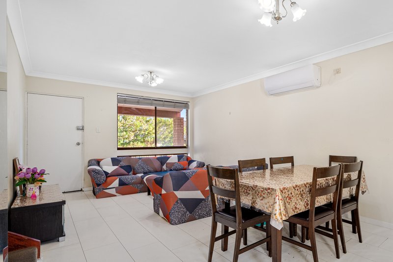 Photo - 5/65 Canterbury Road, Glenfield NSW 2167 - Image 6