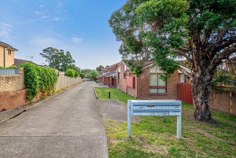 Photo - 5/65 Canterbury Road, Glenfield NSW 2167 - Image 12