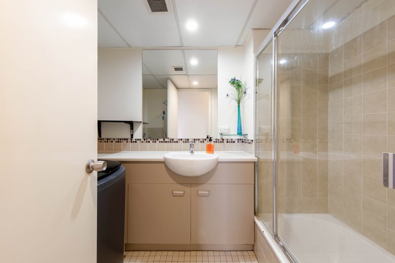 Photo - 5/66 Kensington Terrace, Toowong QLD 4066 - Image 8