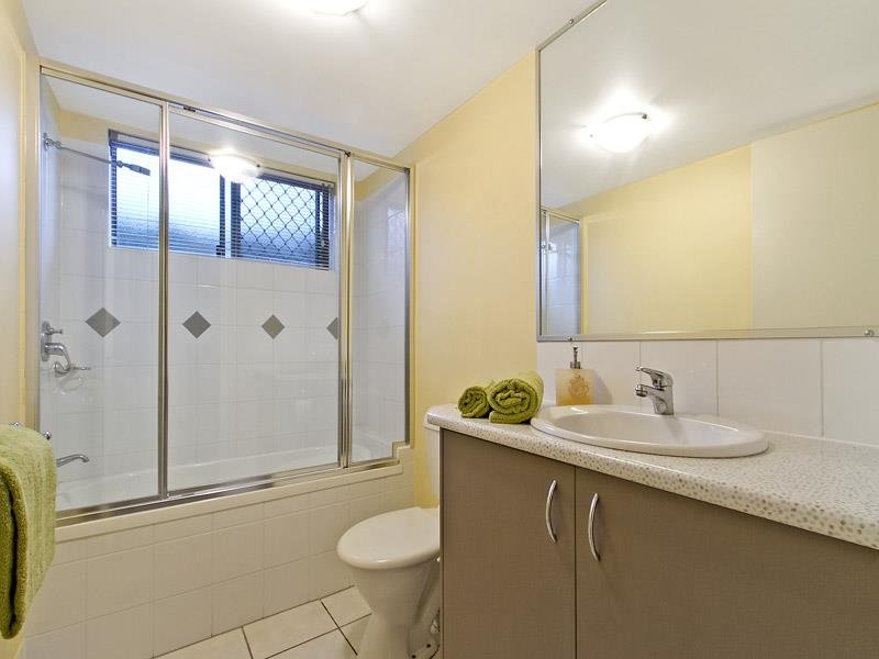 Photo - 5/66 University Drive, Meadowbrook QLD 4131 - Image 8