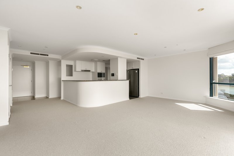 Photo - 56/8 Goodwin Street, Kangaroo Point QLD 4169 - Image 4