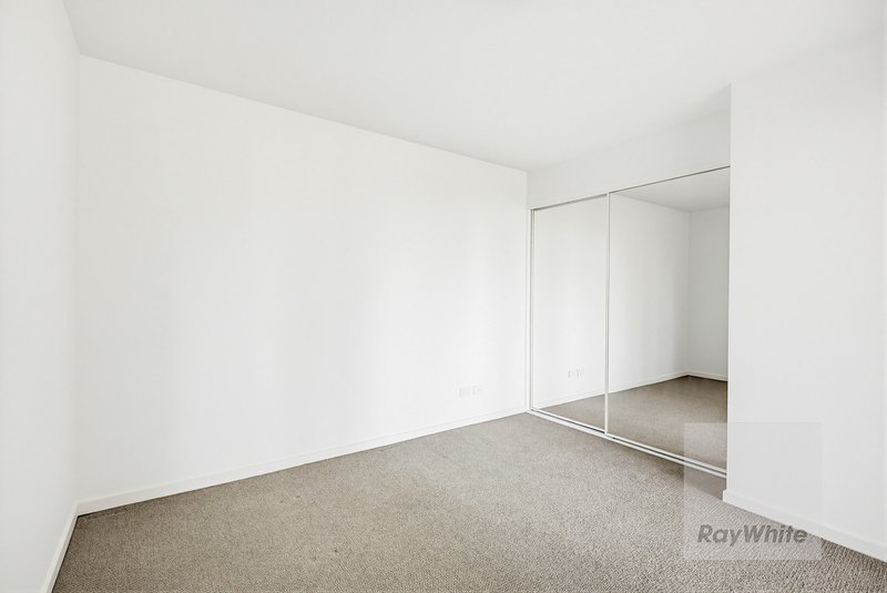 Photo - 5/68 Janefield Drive, Bundoora VIC 3083 - Image 5