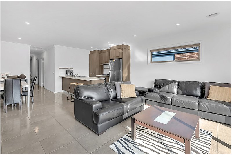 Photo - 56B Emperor Parade, Tarneit VIC 3029 - Image 4