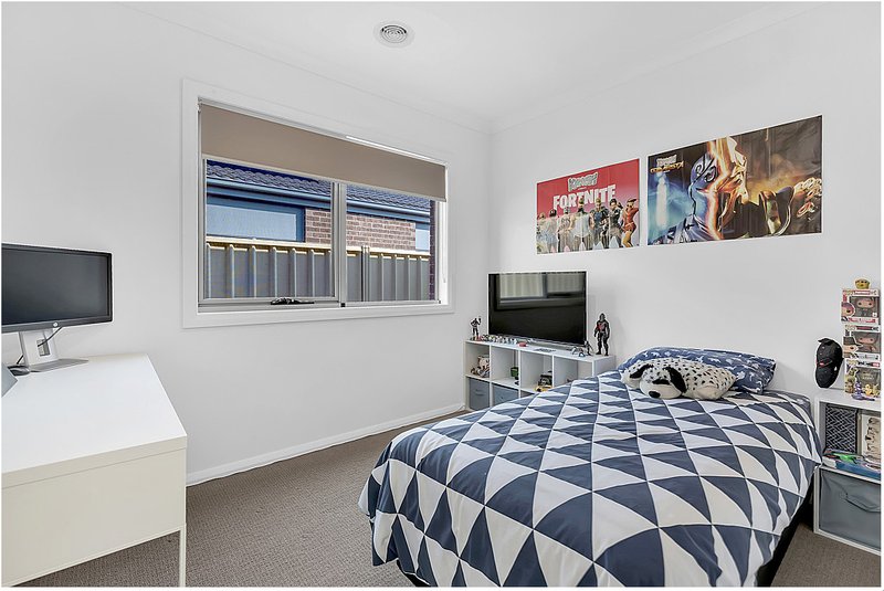 Photo - 56B Emperor Parade, Tarneit VIC 3029 - Image 8