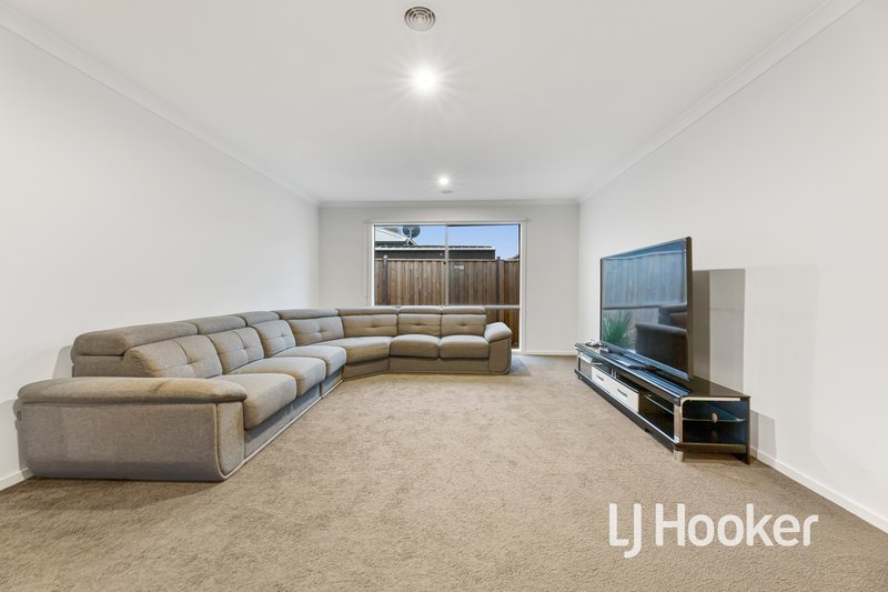 Photo - 57 Abbeyard Drive, Clyde VIC 3978 - Image 2