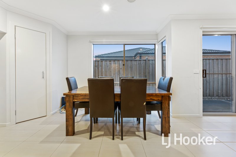 Photo - 57 Abbeyard Drive, Clyde VIC 3978 - Image 14