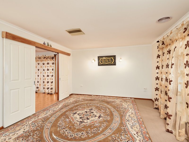 Photo - 57 Adjin Street, Mount Austin NSW 2650 - Image 3