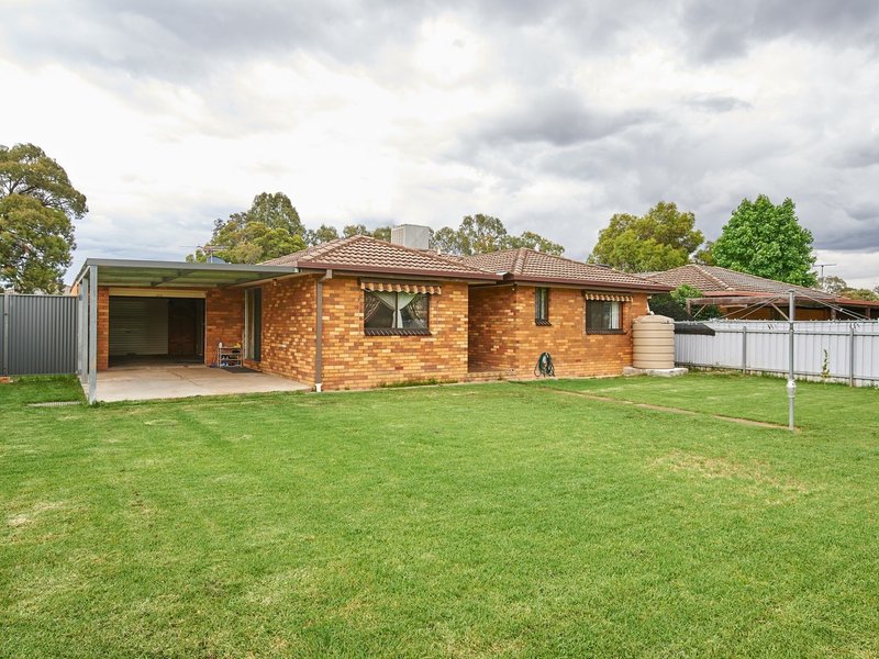 Photo - 57 Adjin Street, Mount Austin NSW 2650 - Image 11