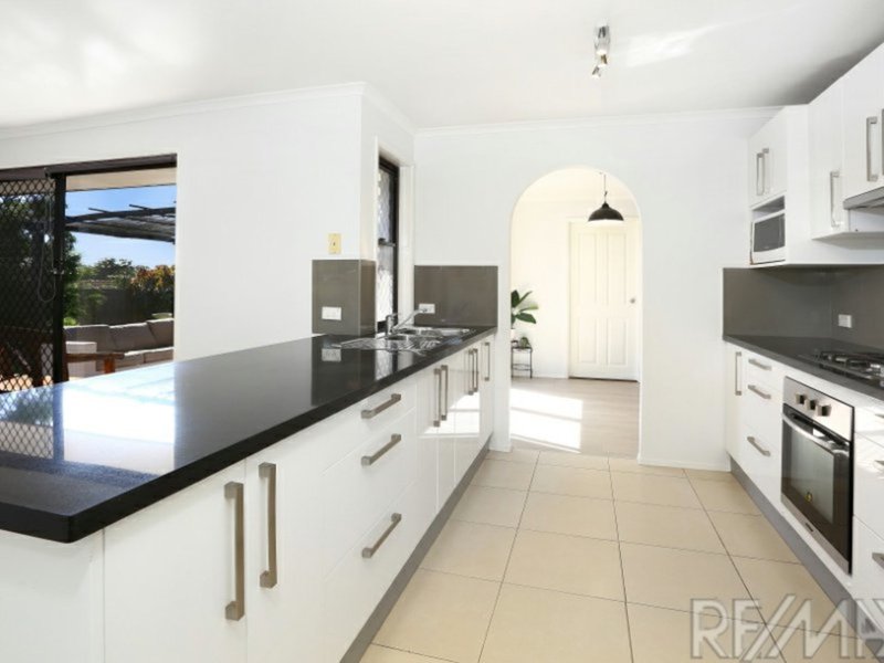 Photo - 57 Alexander Dr , Highland Park QLD 4211 - Image 6