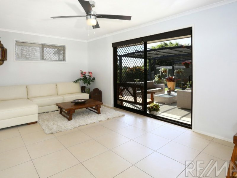 Photo - 57 Alexander Dr , Highland Park QLD 4211 - Image 7