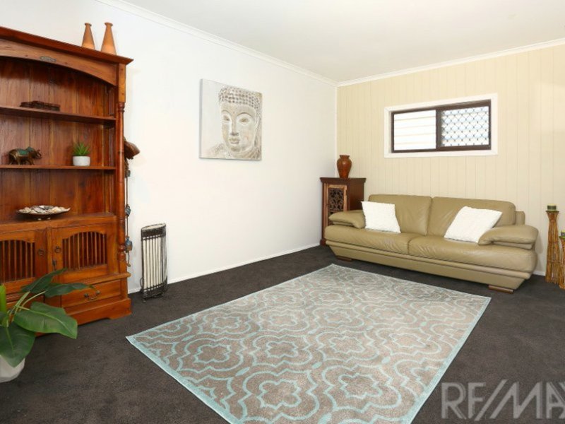 Photo - 57 Alexander Dr , Highland Park QLD 4211 - Image 9