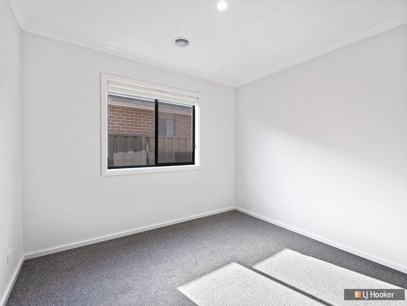 Photo - 57 Ararat Street, Truganina VIC 3029 - Image 5